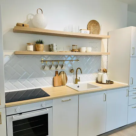 Cozy And Unique Near Train Station براتسيلافا