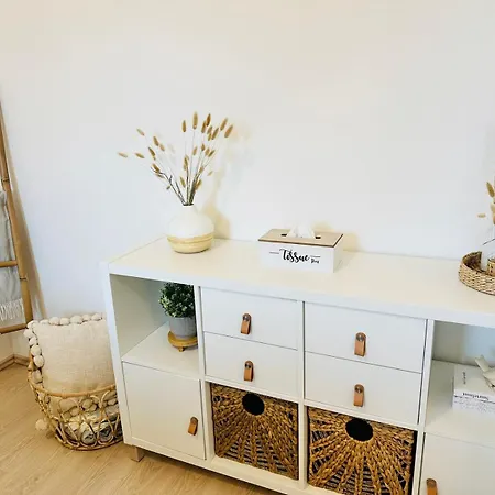 Cozy&unique Near Train Station Appartement Bratislava