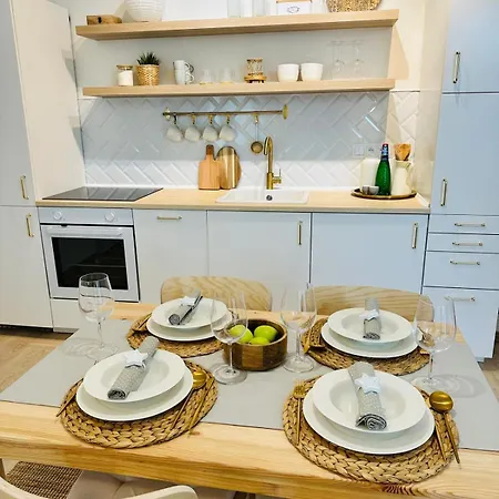 Cozy&unique Near Train Station * Bratislava