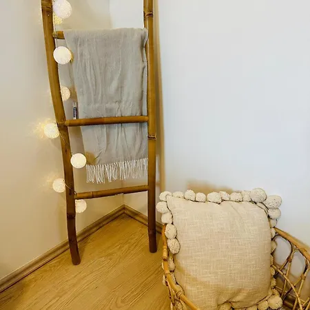 Cozy And Unique Near Train Station * Братислава